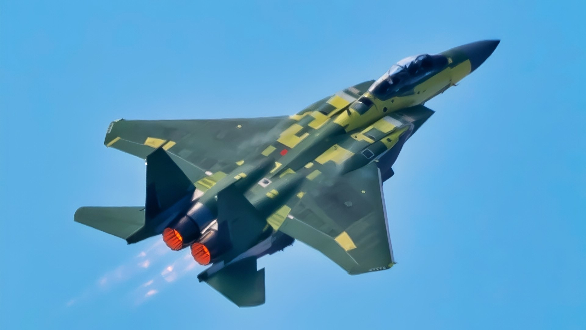 Máy bay chiến đấu F-15EX Eagle II của Không quân Mỹ triển khai trong khu vực.