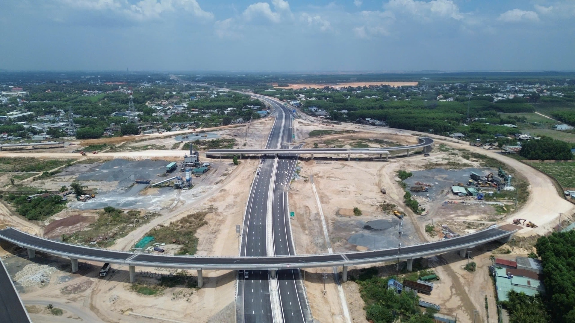 TP. HCM đề xuất thông xe tuyến cao tốc Biên Hòa - Vũng Tàu vào ngày 30/3.