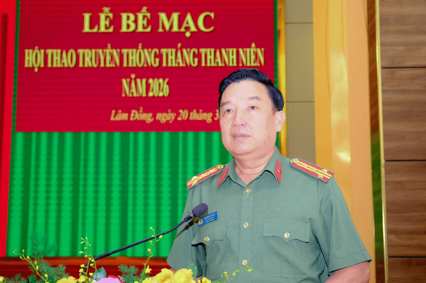 Đại tá Trần Văn Mười, Tỉnh ủy viên, Phó Bí thư Đảng ủy, Phó Giám đốc Công an tỉnh, Trưởng Ban Tổ chức Hội thao phát biểu tại Lễ Bế mạc