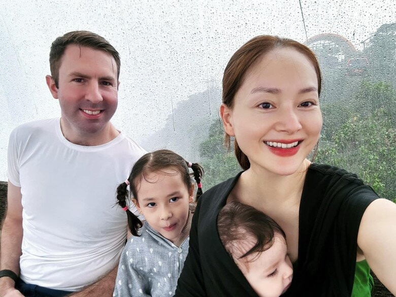 Lan Phương và ông xã ngoại quốc đang làm thủ tục ly hôn.