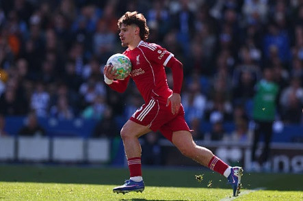 Milos Kerkez ghi bàn gỡ hòa cho Liverpool.
