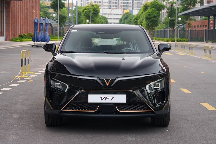 Ngoại thất VinFast VF 7 hiện đại