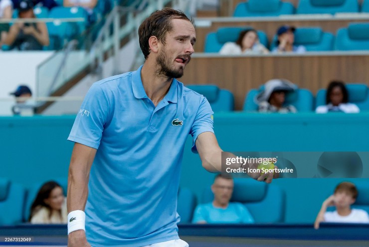Daniil Medvedev thi đấu nỗ lực tại Miami Open