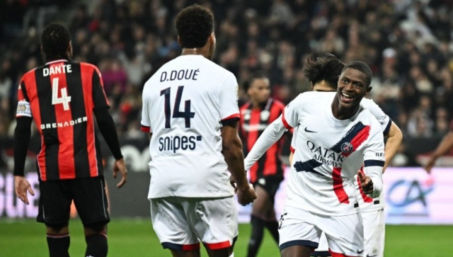 Nuno Mendes tỏa sáng rực rỡ trong chiến thắng của PSG
