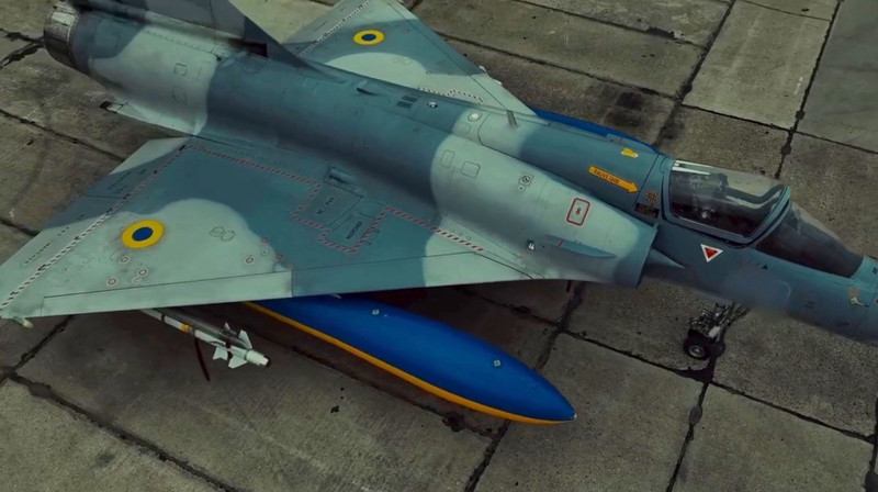 Vũ khí trang bị trên Mirage 2000 tại Ukraine bao gồm tên lửa MICA, Magic 2 và bom AASM Hammer.