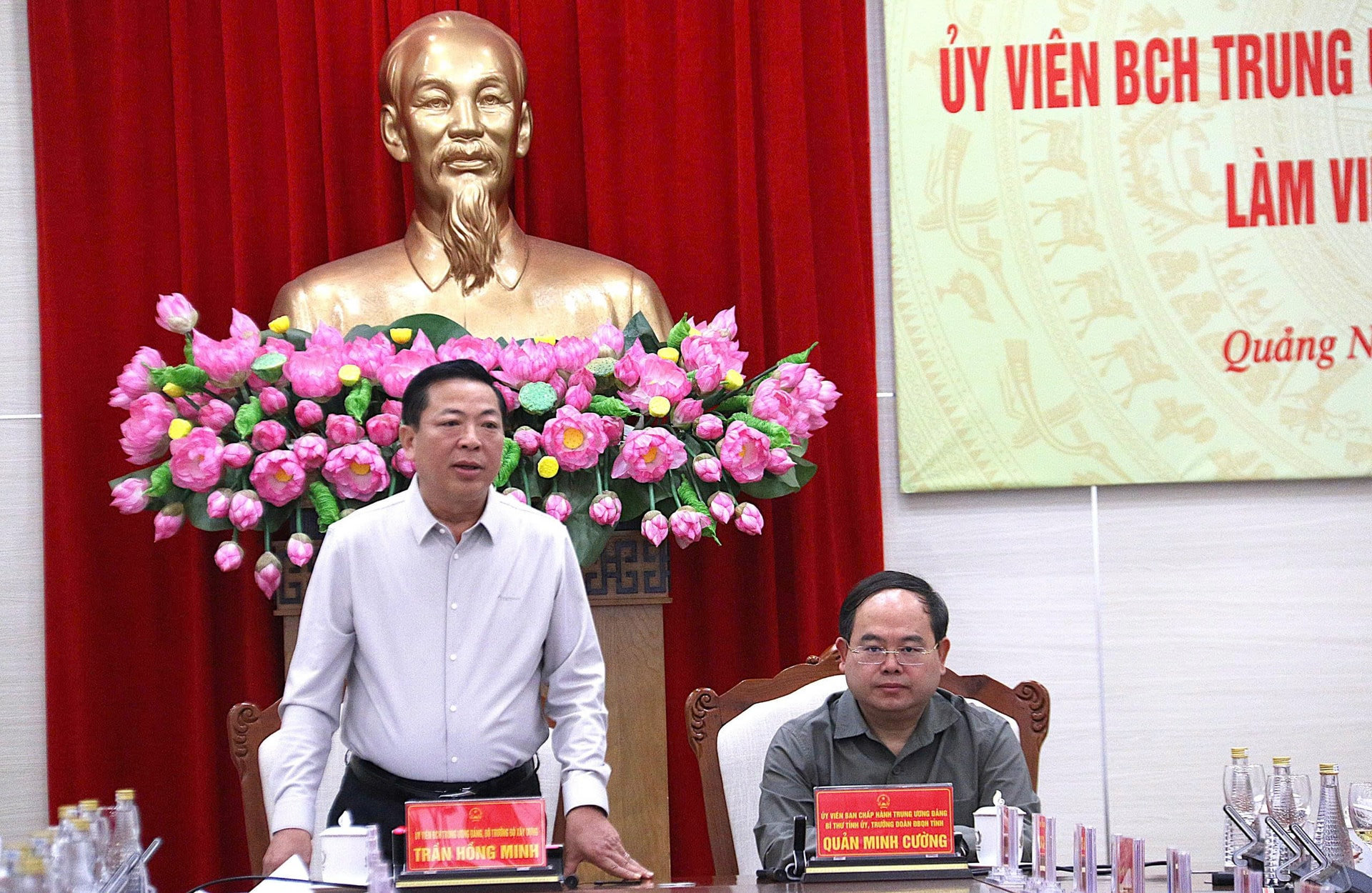 Bộ trưởng Trần Hồng Minh và Bí thư Tỉnh ủy Quản Minh Cường làm việc về quy hoạch Quảng Ninh.