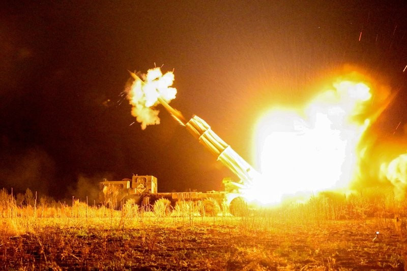 Tornado-S đối đầu với hệ thống HIMARS