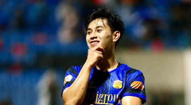 Trần Gia Bảo trong màu áo câu lạc bộ đào tạo, được kỳ vọng tỏa sáng tại U19 Việt Nam.