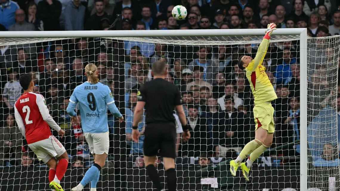 Kepa Arrizabalaga trở thành tâm điểm sau sai lầm dẫn đến bàn thua của Arsenal trước Man City tại Wembley.