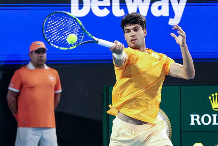 Carlos Alcaraz thi đấu bế tắc trước Sebastian Korda tại Miami Open