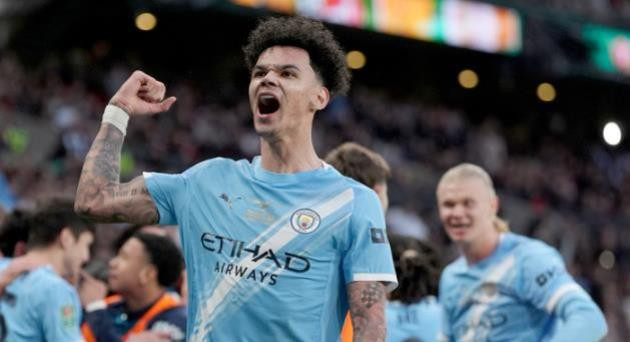 Nico O'Reilly tỏa sáng trước Arsenal.