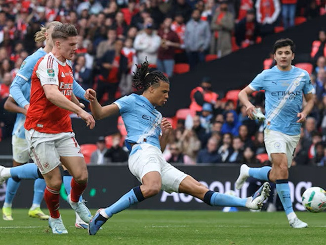 Nathan Ake (7,7): Đóng thế cho Dias bị chấn thương và đã hoàn thành tốt nhiệm vụ.