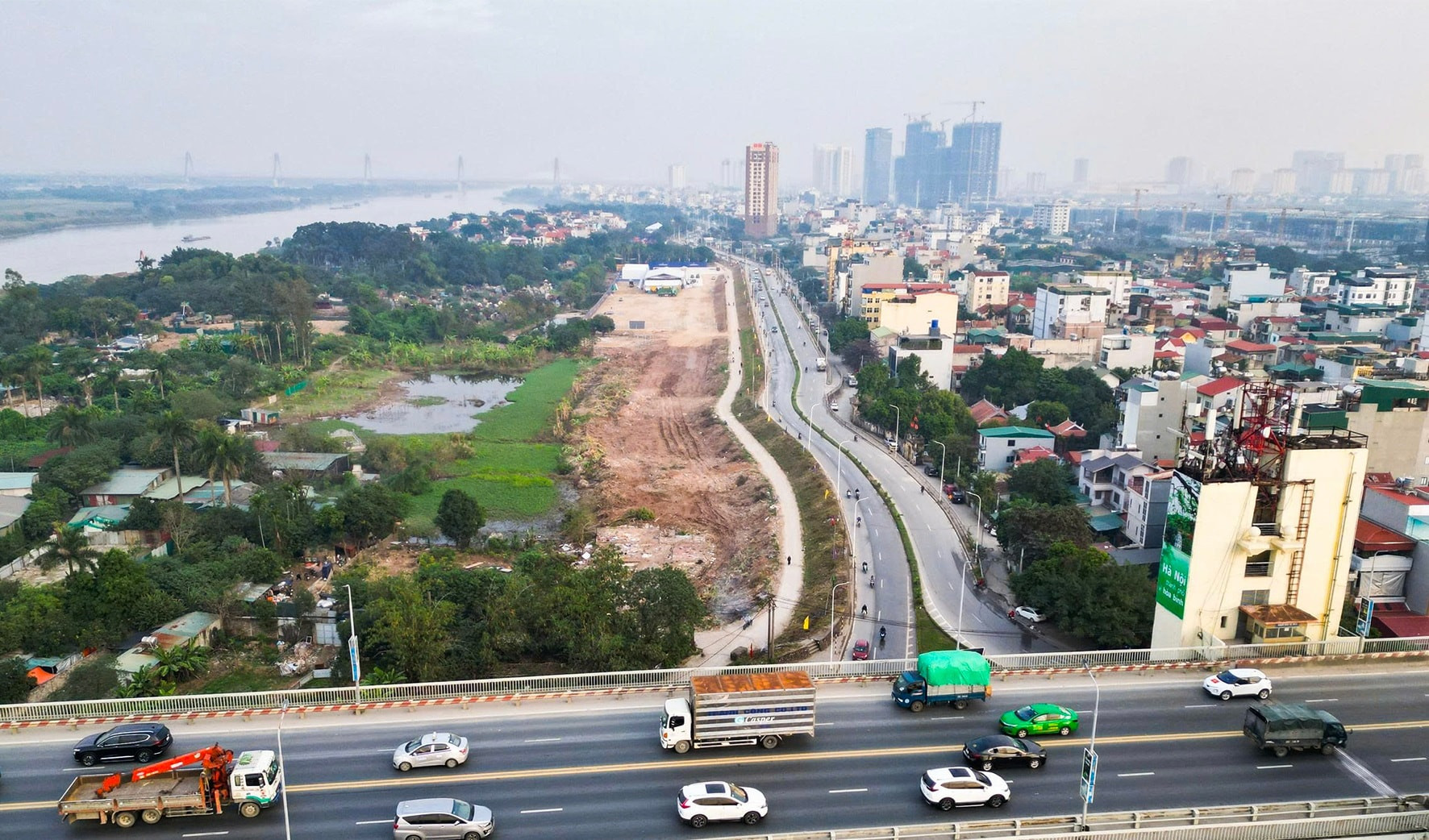 Hiện trạng khu đất ven sông Hồng chuẩn bị xây dựng công viên công cộng và quảng trường nhạc nước