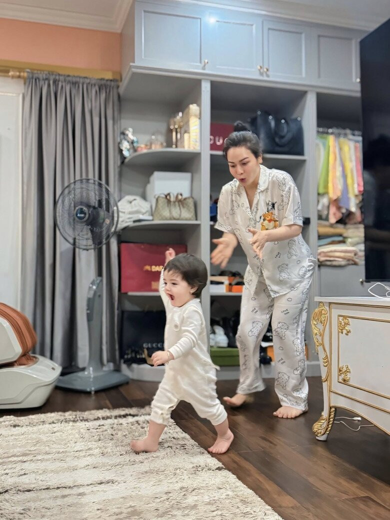 Đặng Thu Thảo hạnh phúc bên ông xã Tín Nguyễn.