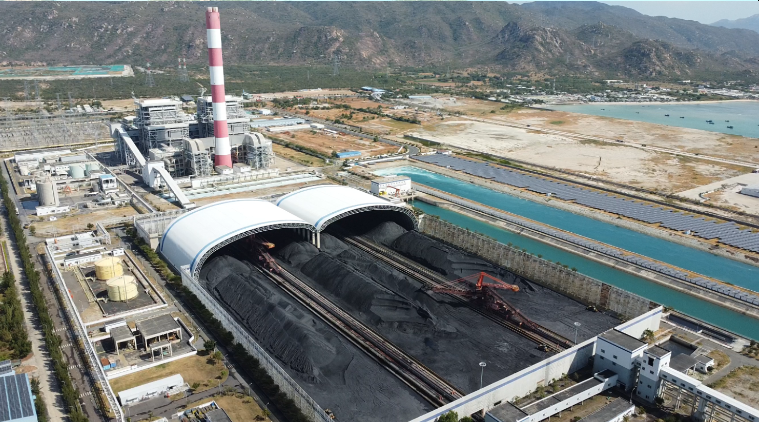 Kho than nhà máy Nhiệt điện Vĩnh Tân 1