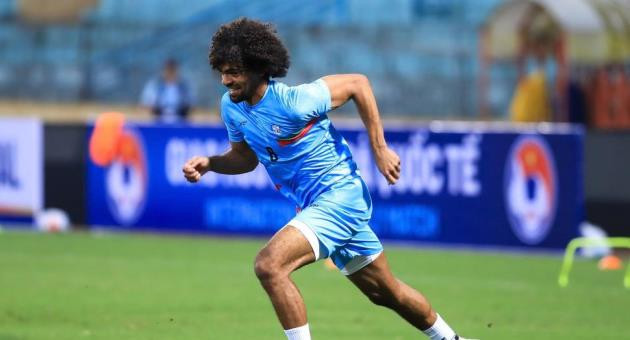 Hamza Choudhury có thể ra sân đấu Việt Nam.