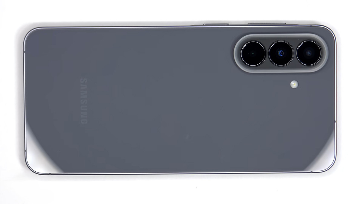 Thiết kế mặt lưng của Galaxy A57 5G