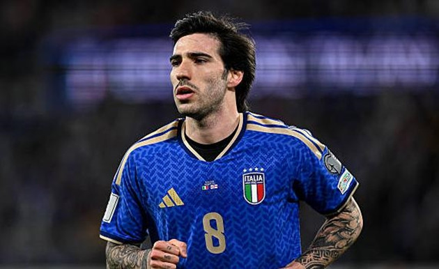 Sandro Tonali tỏa sáng trong màu áo tuyển Ý.
