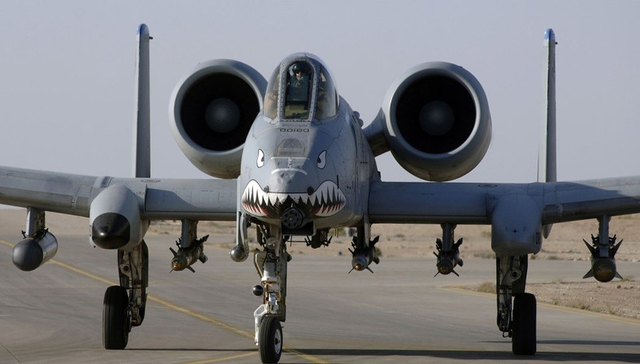 Máy bay A-10 Thunderbolt II Máy bay chiến đấu A-10 Thunderbolt II của quân đội Mỹ đang hoạt động