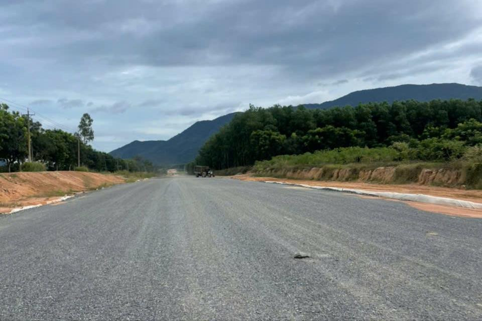 tuyen-duong-tranh-dt-719-da-sap-hoan-thien.jpg