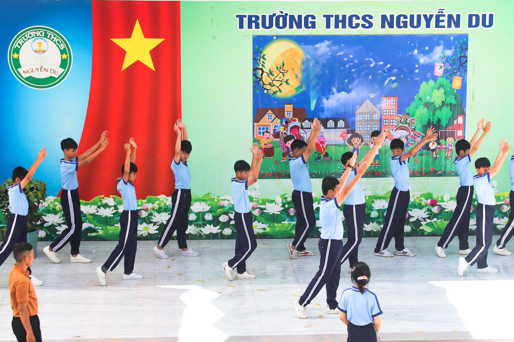 1tiet-hoc-the-duc-cua-hoc-sinh-truong-thcs-nguyen-du-phan-thiet.jpg