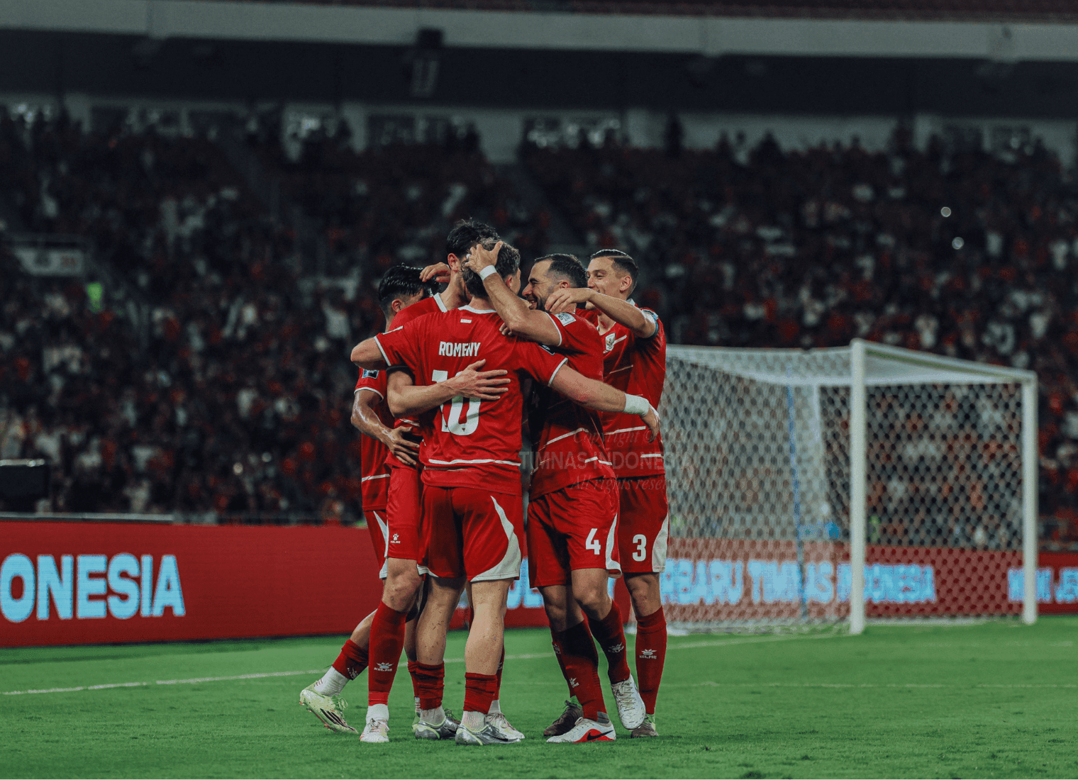 Các cầu thủ Indonesia ăn mừng sau chiến thắng hủy diệt tại giải giao hữu FIFA Series.
