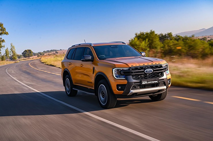 Khả năng vận hành mạnh mẽ trên nhiều loại địa hình của Ford Everest