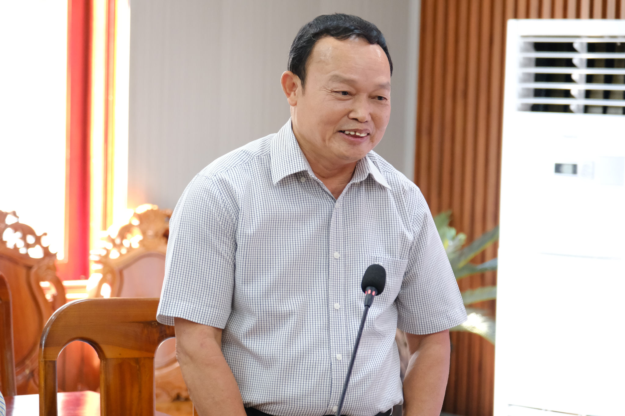 Đồng chí Hoàng Văn Quỳnh, Bí thư Đảng ủy, Chủ tịch HĐND xã Đạ Tẻh 3 phát biểu bày tỏ Báo và Phát thanh, Truyền hình Lâm Đồng xây dựng các tuyến tin, bài, phóng sự chuyên sâu; đẩy mạnh thông tin tuyên truyền các địa phương trên các loại hình báo chí của đơn vị 