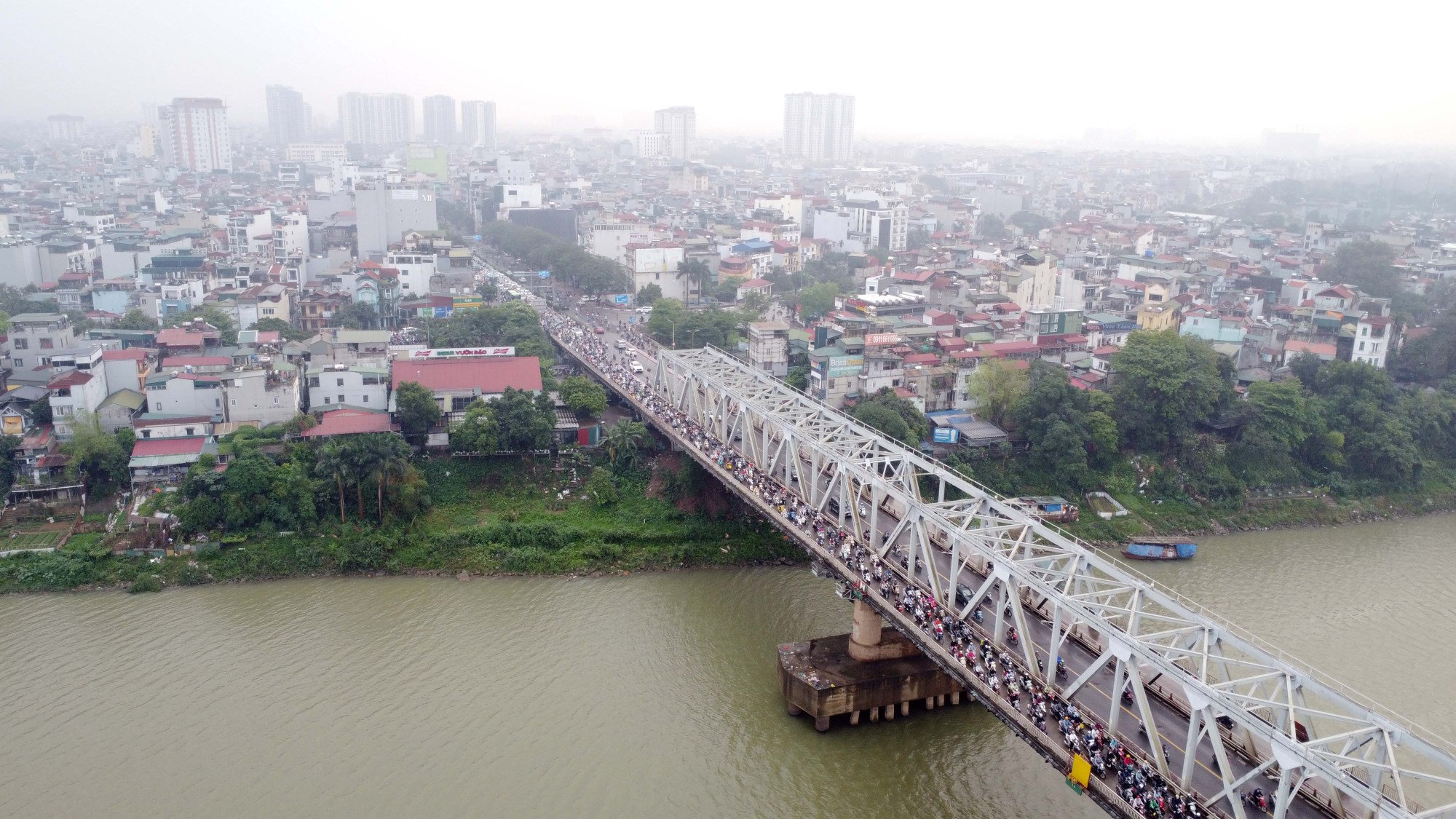Cầu Chương Dương đông nghẹt phương tiện