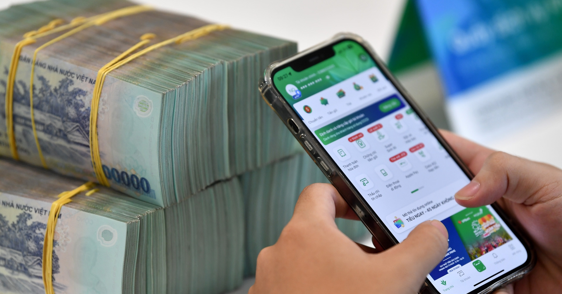 Lãi suất ngân hàng tăng mạnh trong tháng 3/2026