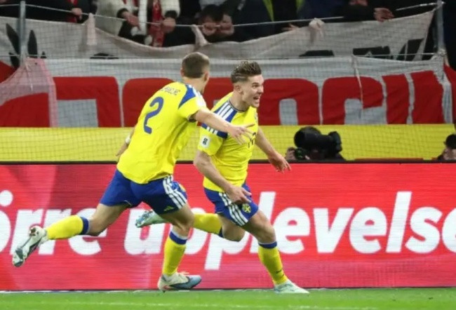 Viktor Gyokeres ăn mừng bàn thắng đưa Thụy Điển tới World Cup 2026