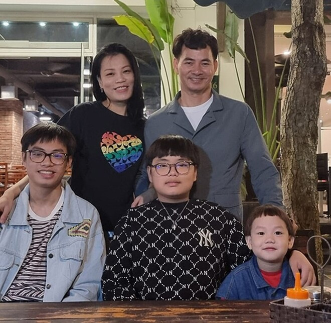 Xuân Bắc và vợ có 3 quý tử.