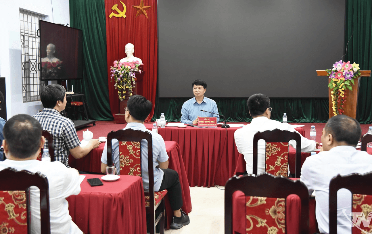 Phó Chủ tịch UBND tỉnh Nông Quang Nhất chủ trì cuộc họp tháo gỡ vướng mắc dự án giao thông Bắc Kạn.