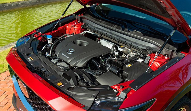 Các nút bấm tiện ích và phanh tay điện tử trên Mazda CX-5