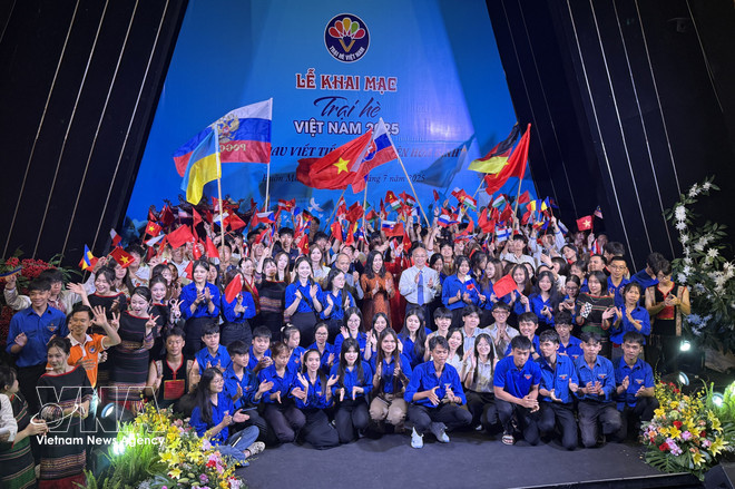 Vietnam Summer Camp 2025 brings together 110 young overseas Vietnamese from 31 countries and territories (Illustrative image: VNA) vnanet-ov2.jpg