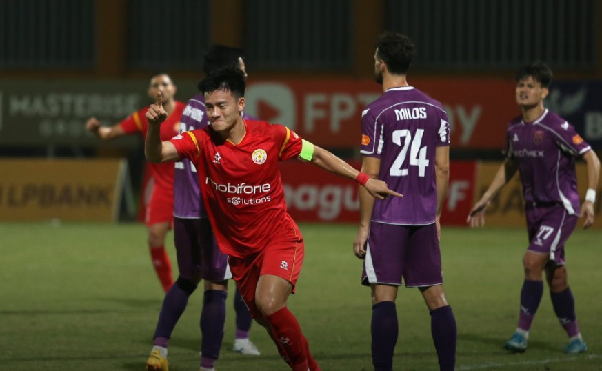 Nguyễn Thanh Nhàn giúp PVF-CAND giành lại 1 điểm trước Becamex TPHCM