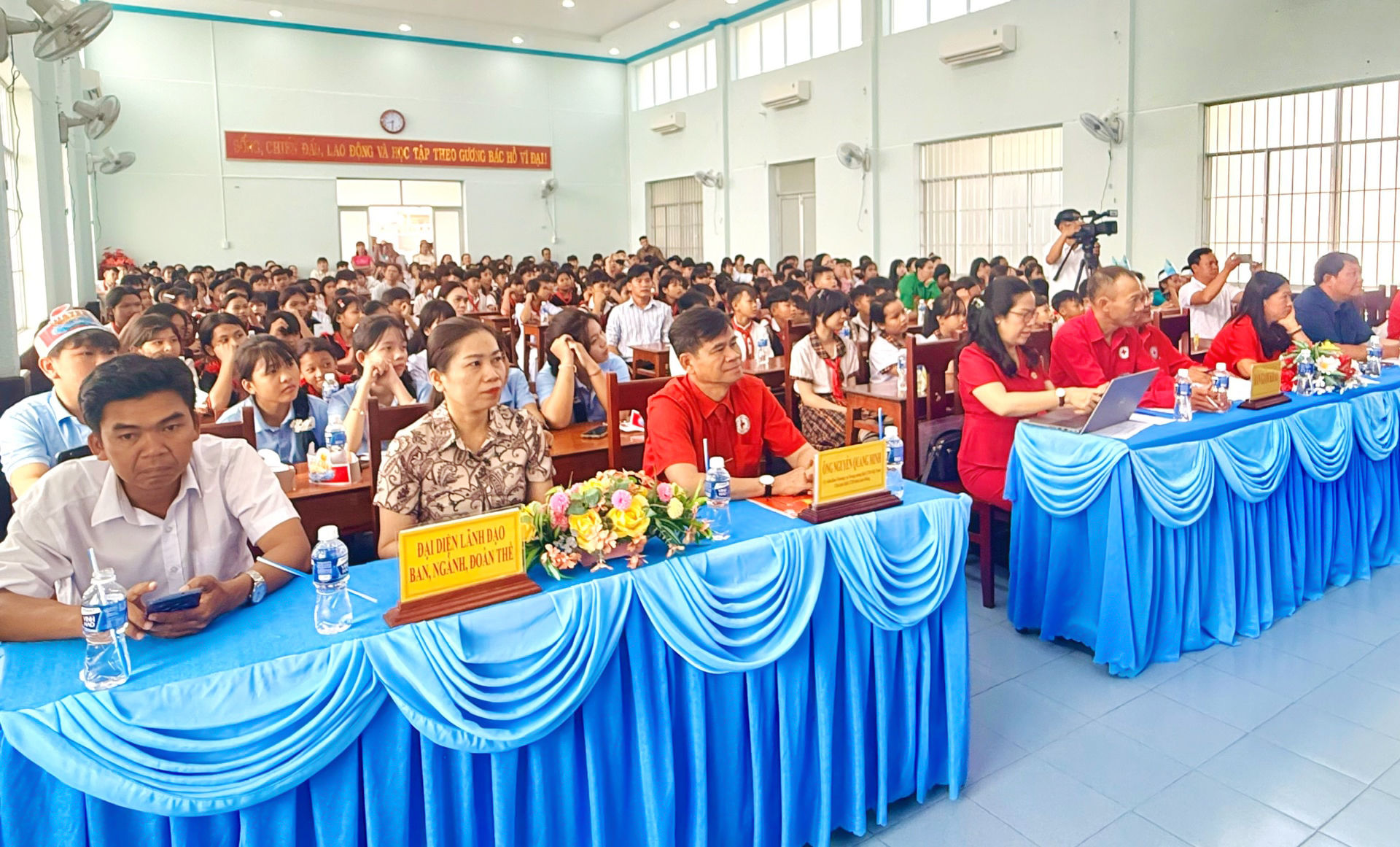 hoi-thi-nuoc-sach-1(1).jpg
