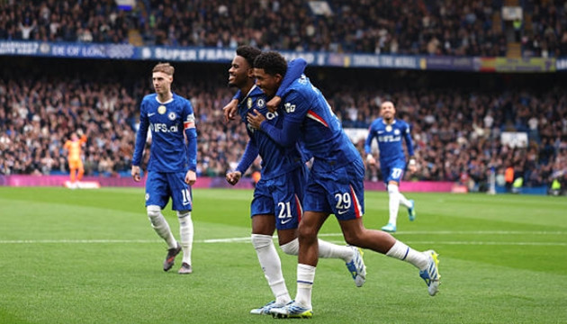 Chelsea áp đảo hoàn toàn Port Vale trong trận tứ kết FA Cup