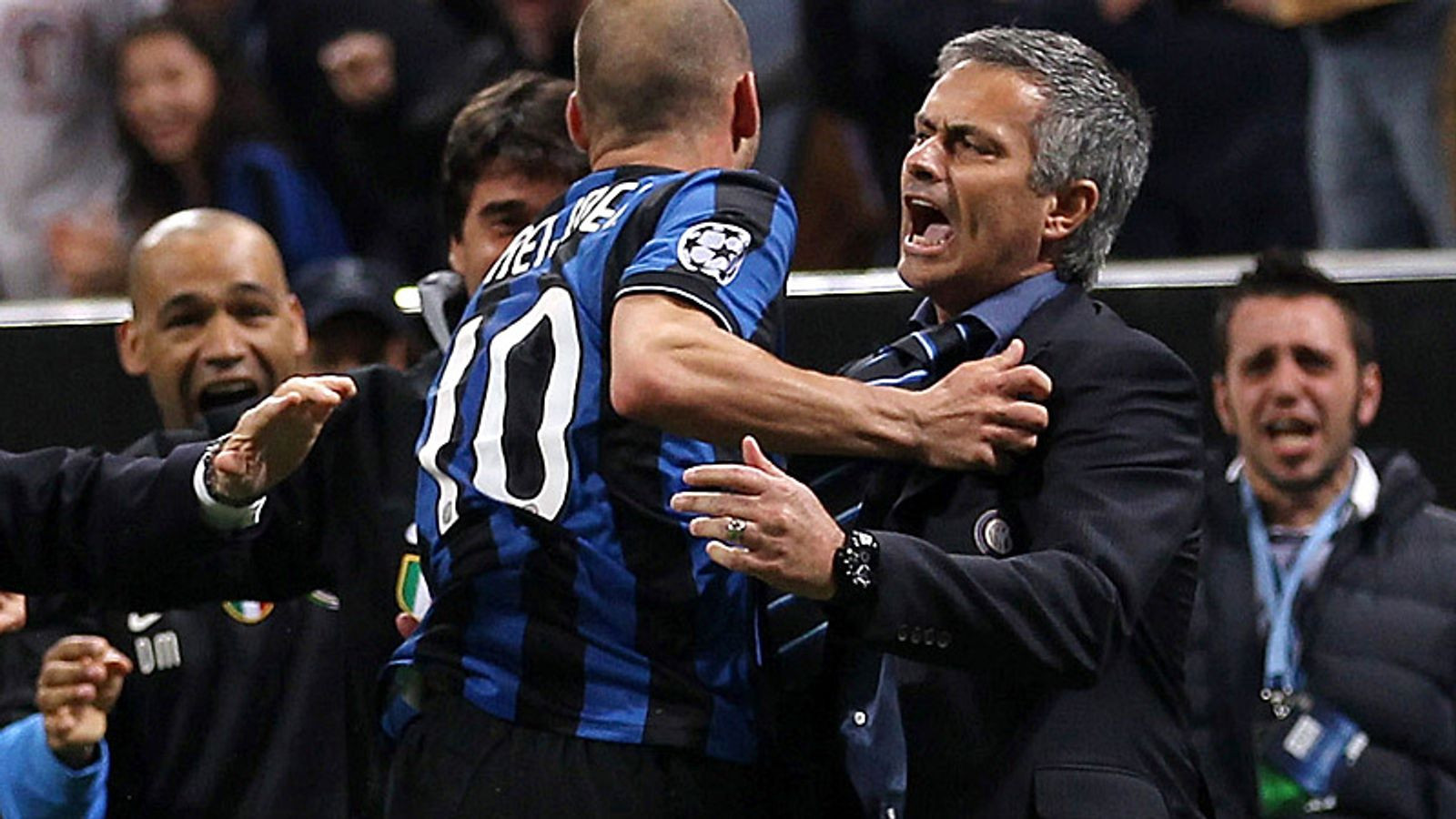 Từ kẻ bị bỏ rơi thành người hùng Inter.