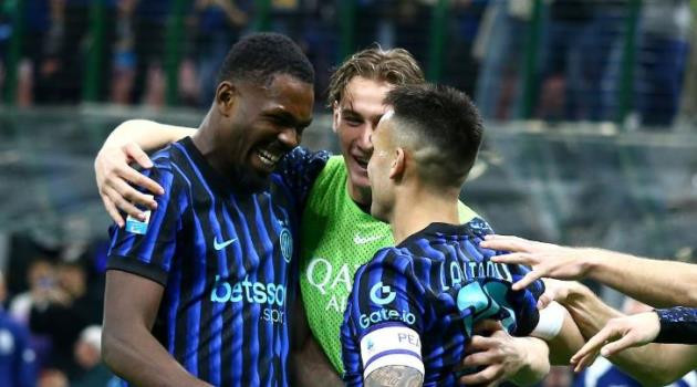 Thuram và Martinez có trận đấu ấn tượng.