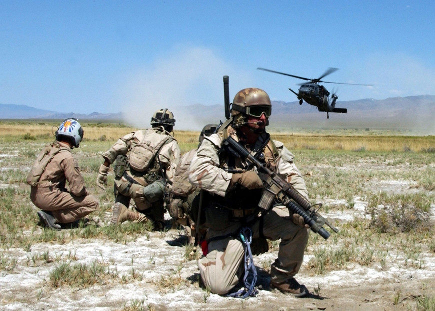 Trực thăng HH-60W Pave Hawk trong trạng thái sẵn sàng chiến đấu, đóng vai trò quan trọng trong phản ứng nhanh.