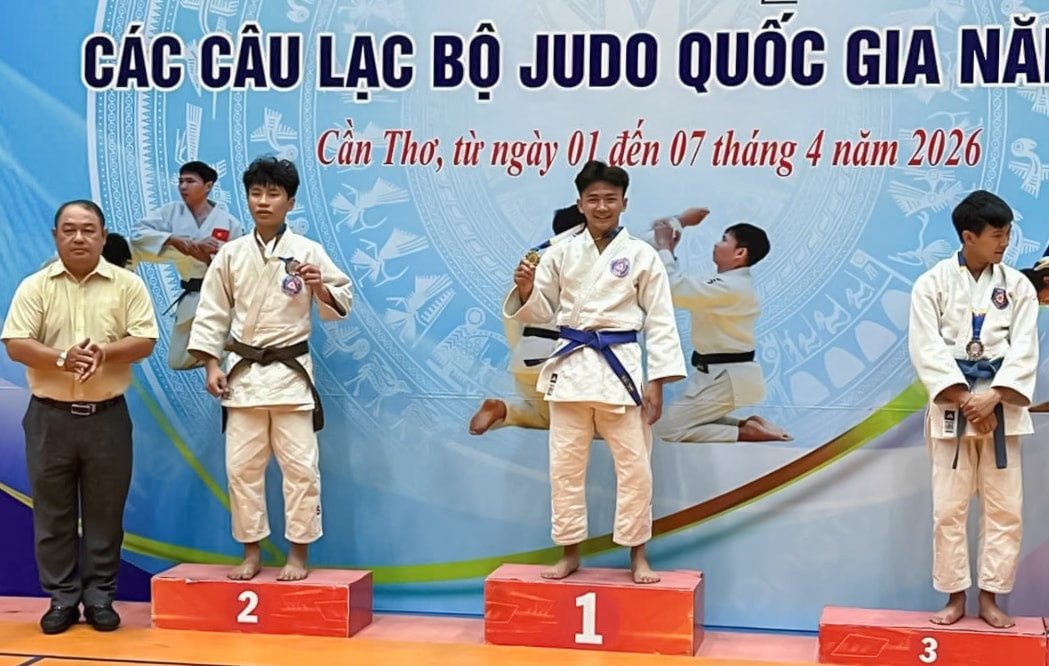z7696994921112_ecacdfaf08dc1a5cbfd67b37d27996f4-1-(1).jpg