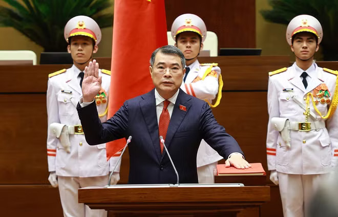 Thủ tướng Chính phủ nước Cộng hòa xã hội chủ nghĩa Việt Nam Lê Minh Hưng tuyên thệ nhậm chức. (Ảnh: Dương Giang/TTXVN) vna-potal-le-tuyen-the-nham-chuc-cua-thu-tuong-chinh-phu-le-minh-hung-8686315.jpg