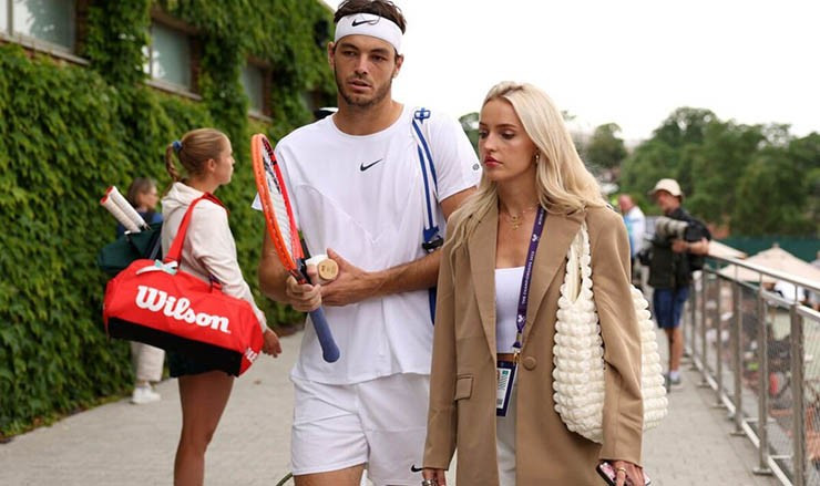Taylor Fritz và bạn gái Morgan Riddle