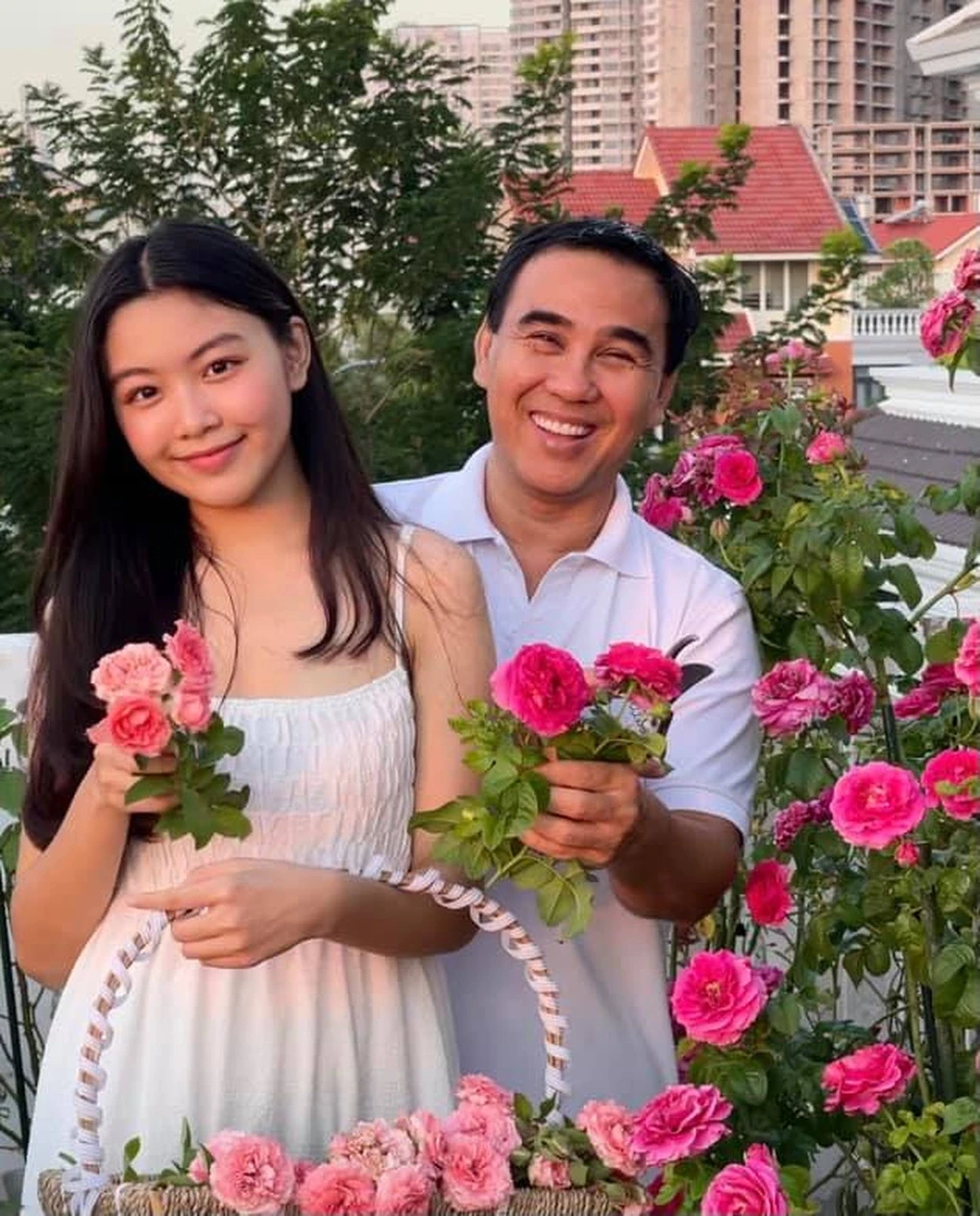 Lọ Lem rạng rỡ trong ngày sinh nhật