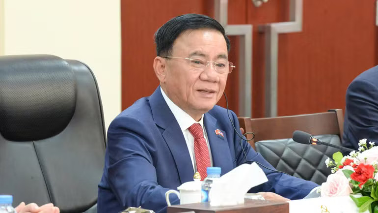 dong-chi-tran-cam-tu-lao.jpg