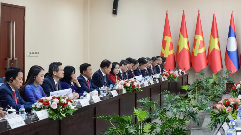 doan-dai-bieu-vn.jpg