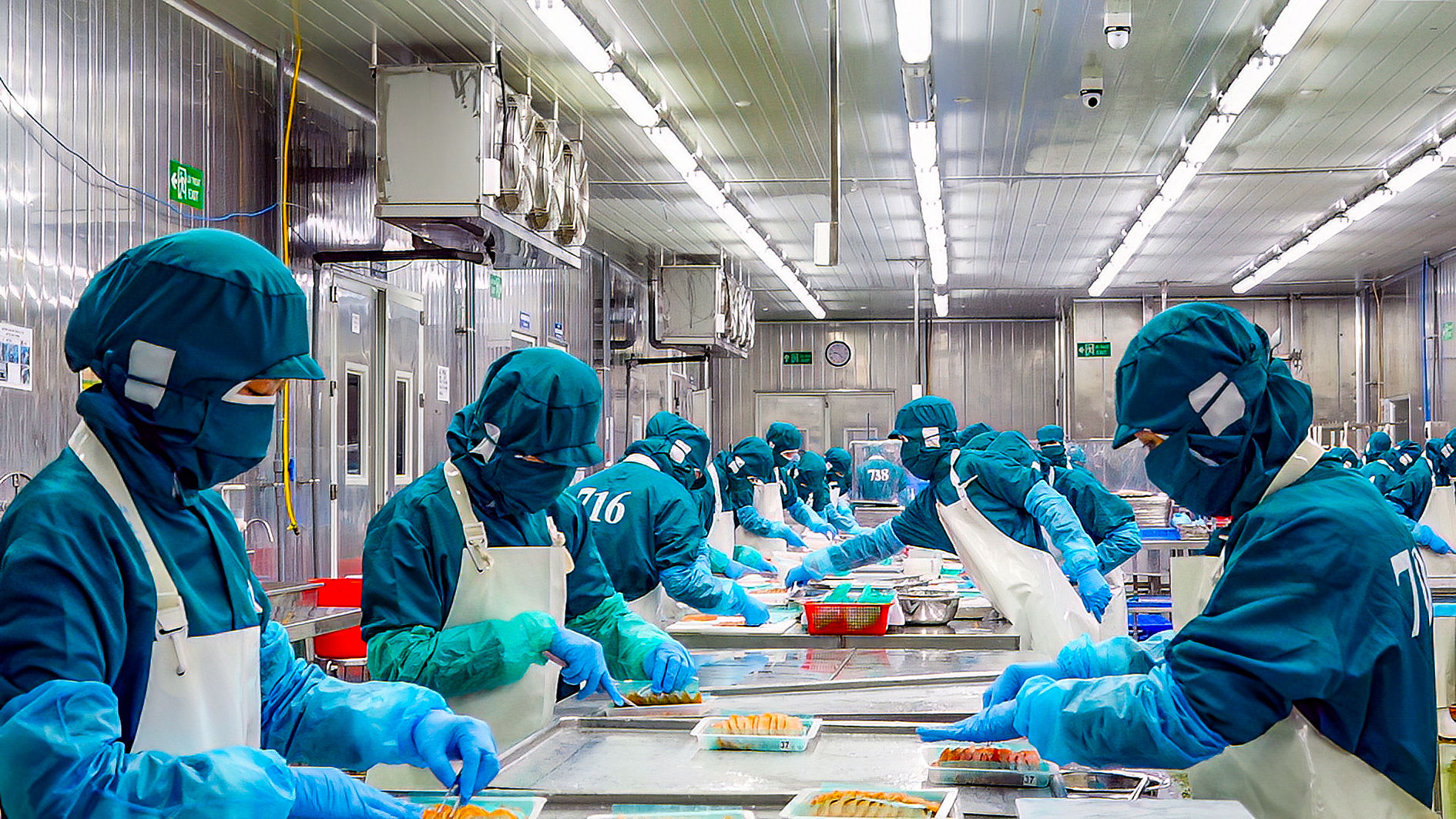 C&ocirc;ng nh&acirc;n l&agrave;m việc trong c&aacute;c khu, cụm c&ocirc;ng nghiệp (ảnh N. L&acirc;n) (7)