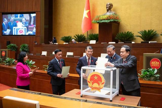 QUỐC HỘI PHÊ CHUẨN BỔ NHIỆM CÁC PHÓ THỦ TƯỚNG, BỘ TRƯỞNG, THÀNH VIÊN CHÍNH PHỦ...- Ảnh 1. QUỐC HỘI PHÊ CHUẨN BỔ NHIỆM CÁC PHÓ THỦ TƯỚNG, BỘ TRƯỞNG, THÀNH VIÊN CHÍNH PHỦ...- Ảnh 1.