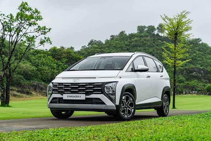 Thiết kế đầu xe Hyundai Stargazer X đầy ấn tượng